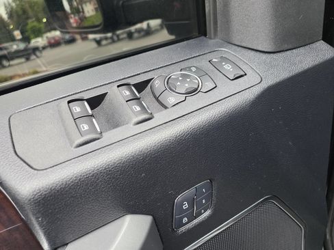 Used 2017 Ford F250 Platinum w/ Platinum Ultimate Package AWD/4WD image 25