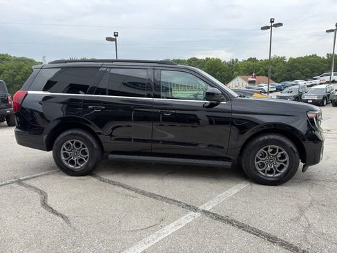 Used 2025 Ford Expedition Active AWD/4WD image 8