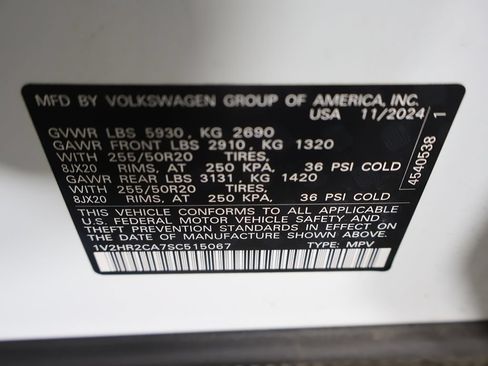 Used 2025 Volkswagen Atlas SE AWD/4WD image 49