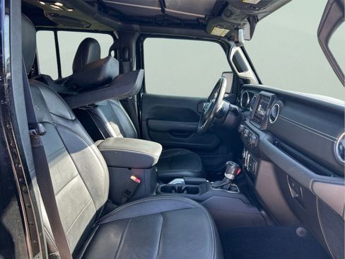 Used 2023 Jeep Wrangler Unlimited Sahara w/ Cold Weather Group AWD/4WD image 12