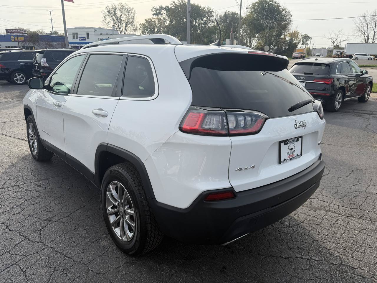 Used 2021 Jeep Cherokee Latitude Lux w/ Sun & Sound Group AWD/4WD image 5