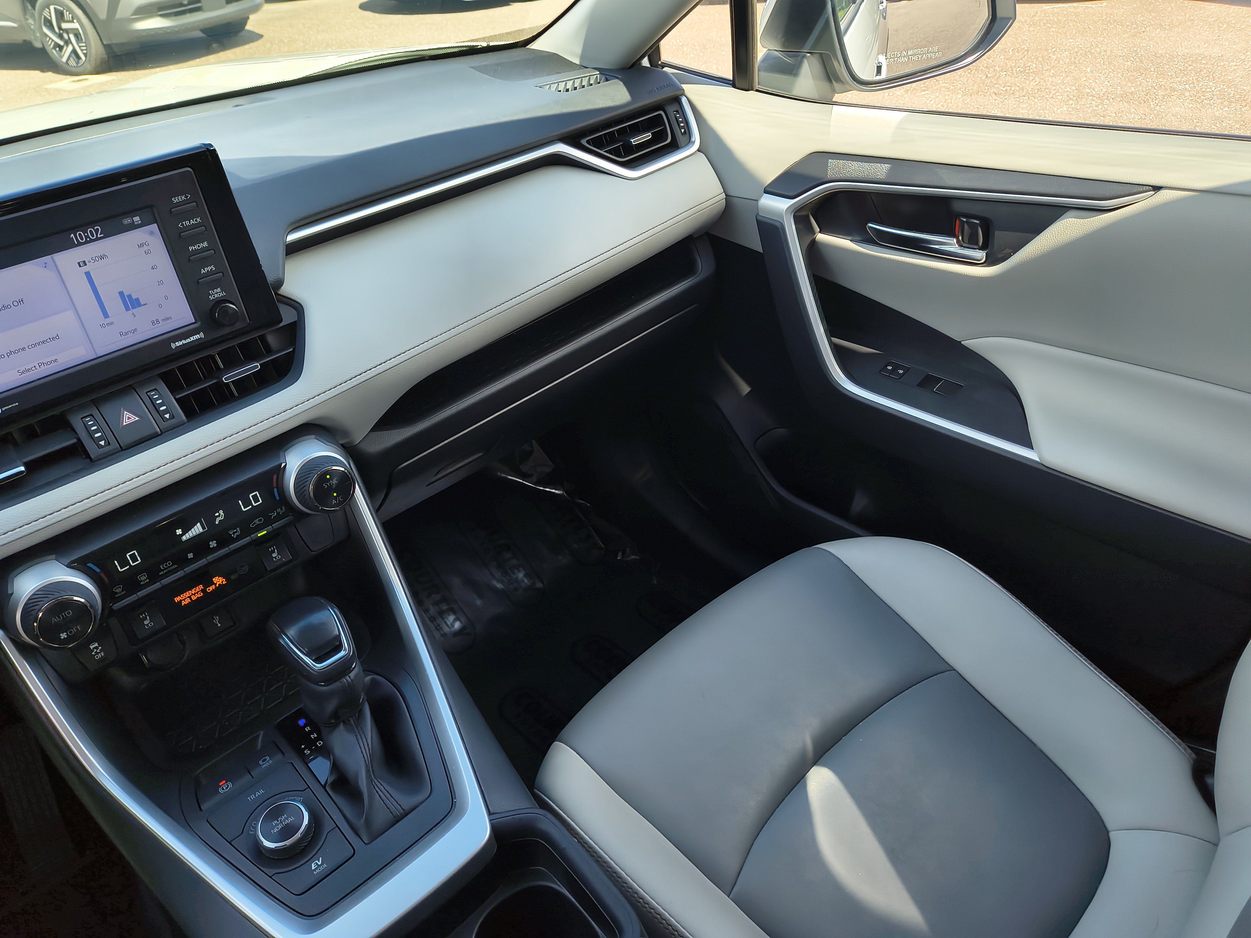 Used 2021 Toyota RAV4 XLE Premium AWD/4WD image 15