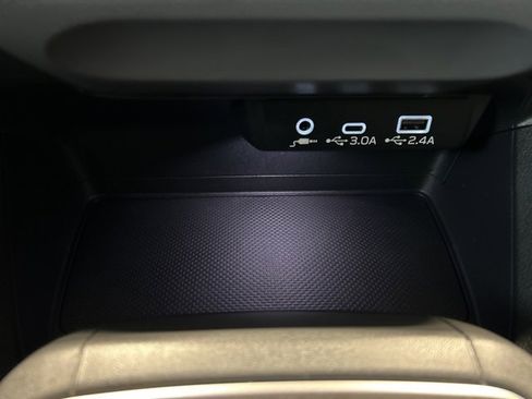 Used 2025 Subaru Crosstrek 2.0i Premium image 8