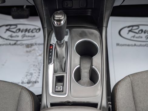 Used 2018 Chevrolet Equinox LT image 23