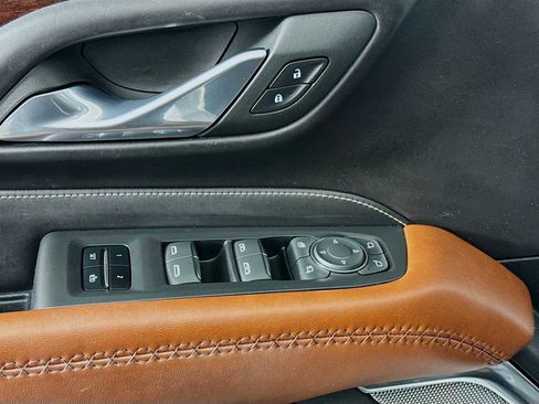 Used 2023 GMC Yukon Denali Ultimate image 19
