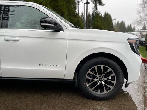 Used 2025 Ford Expedition Max Platinum image 3