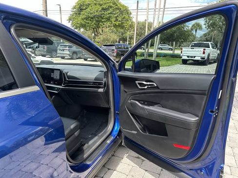 Used 2025 Kia Sportage EX FWD image 23