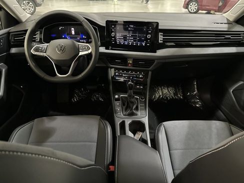 New 2026 Volkswagen Jetta SE FWD image 25