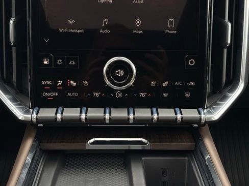 New 2026 GMC Acadia Denali Ultimate w/ LPO, Floor Liner Package AWD/4WD image 30