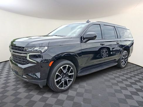 Used 2021 Chevrolet Suburban RST AWD/4WD image 3