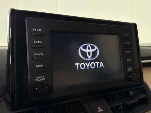 Used 2019 Toyota RAV4 XLE w/ Convenience Package FWD image 21