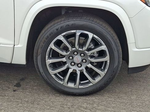 Used 2022 GMC Acadia Denali w/ Denali Ultimate Package image 8