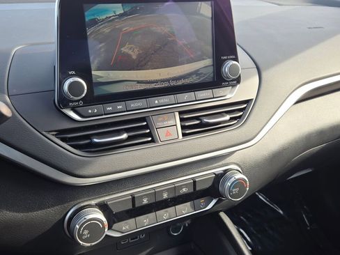 Used 2025 Nissan Altima 2.5 S image 24