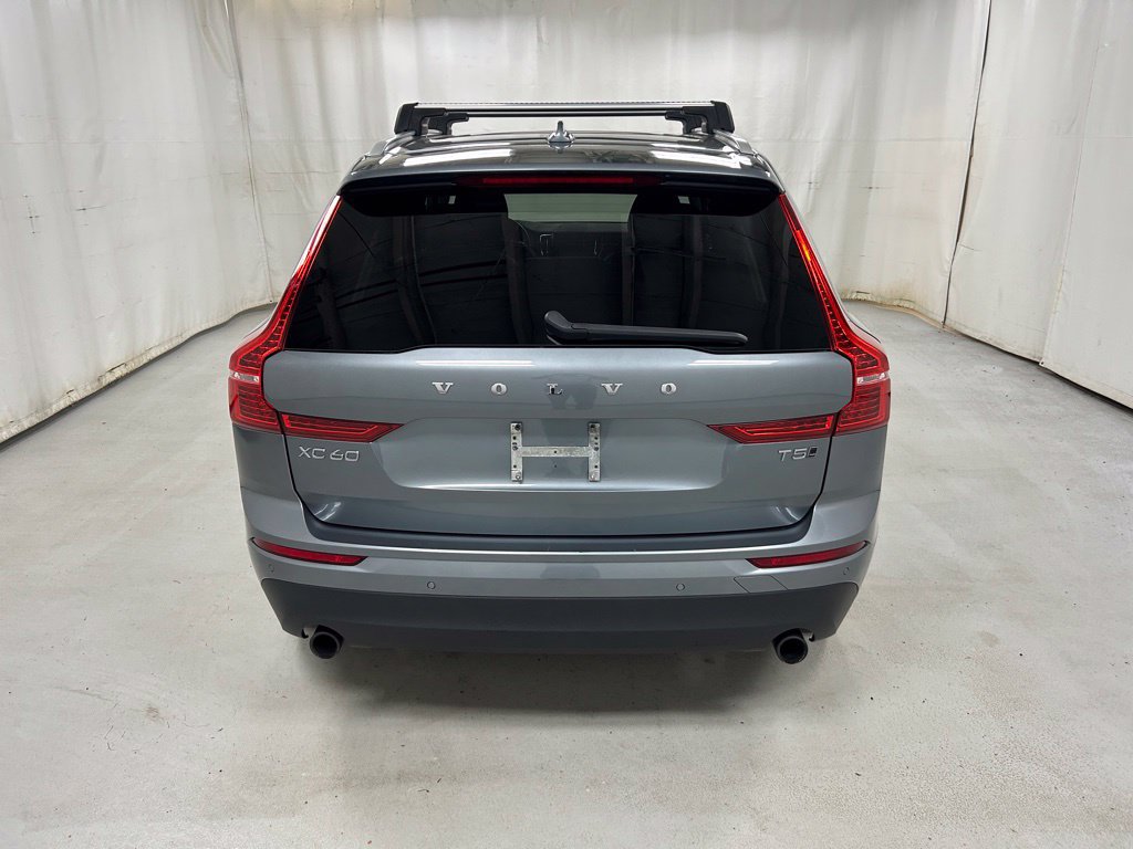 Used 2021 Volvo XC60 T5 Momentum w/ Climate Package AWD/4WD image 5