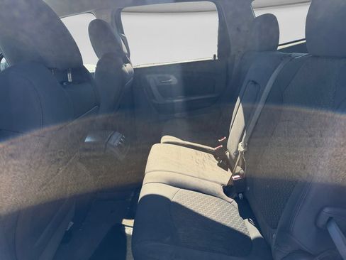 Used 2011 Chevrolet Traverse LS FWD image 14