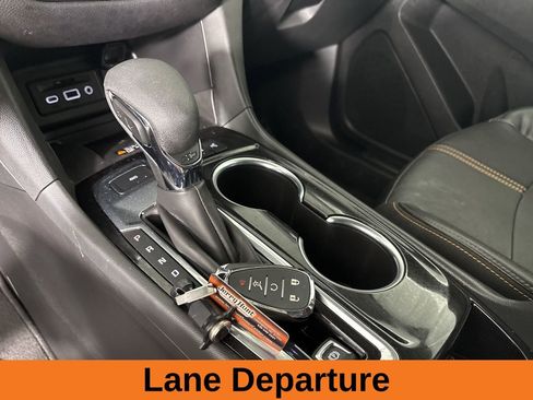 Used 2023 Chevrolet Equinox Premier image 19