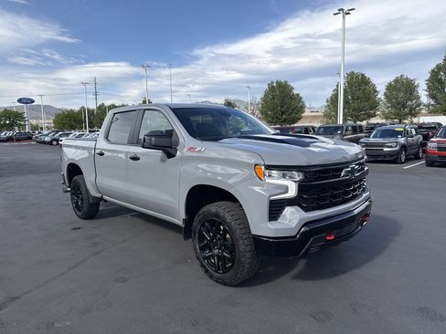 Used 2024 Chevrolet Silverado 1500 LT Trail Boss AWD/4WD image 11