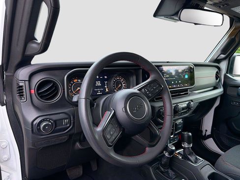 Used 2024 Jeep Wrangler Unlimited Rubicon AWD/4WD image 25