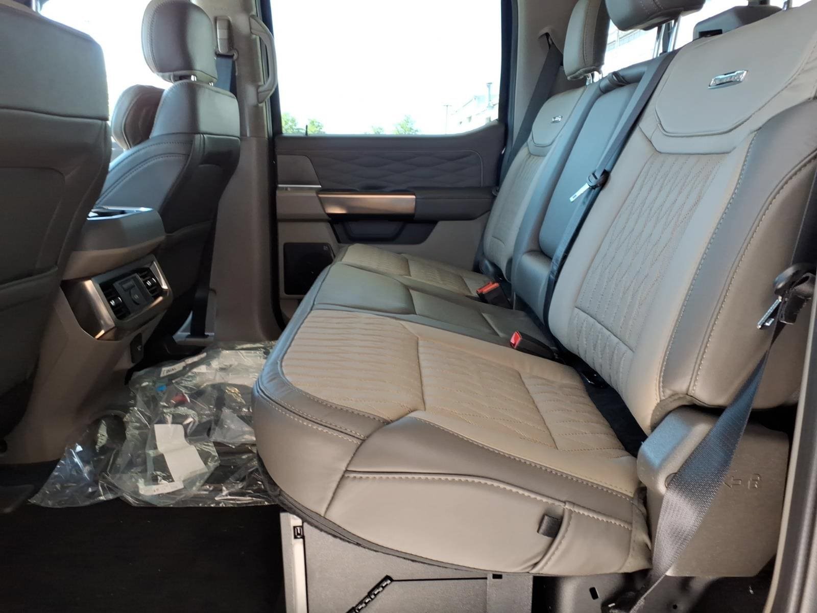 New 2026 Ford F350 Platinum w/ Platinum Plus Package AWD/4WD image 17