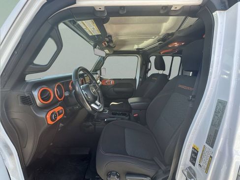 Used 2023 Jeep Gladiator Mojave AWD/4WD image 18