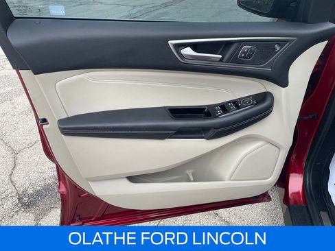 Used 2019 Ford Edge Titanium w/ Equipment Group 301A image 19