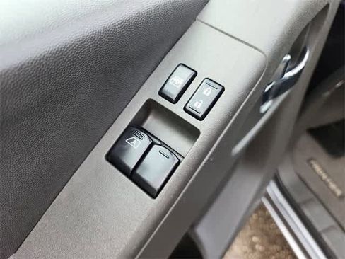 Used 2021 Nissan Frontier SV image 15