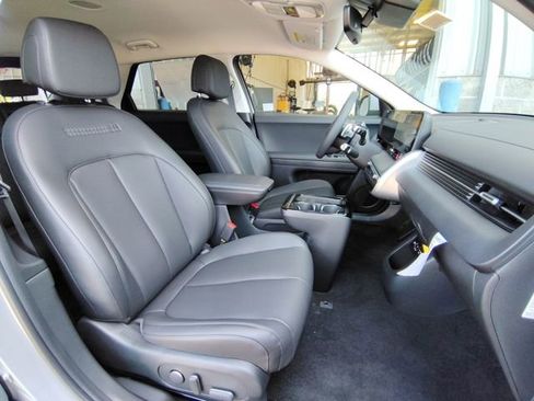 New 2025 Hyundai Ioniq 5 SEL image 28