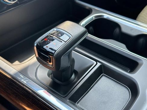 Used 2022 GMC Sierra 1500 Elevation AWD/4WD image 19