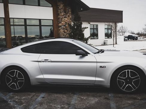 Used 2018 Ford Mustang GT Premium image 13