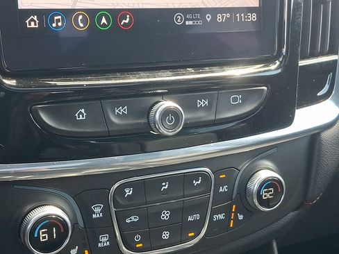 Used 2023 Chevrolet Traverse RS AWD/4WD image 17