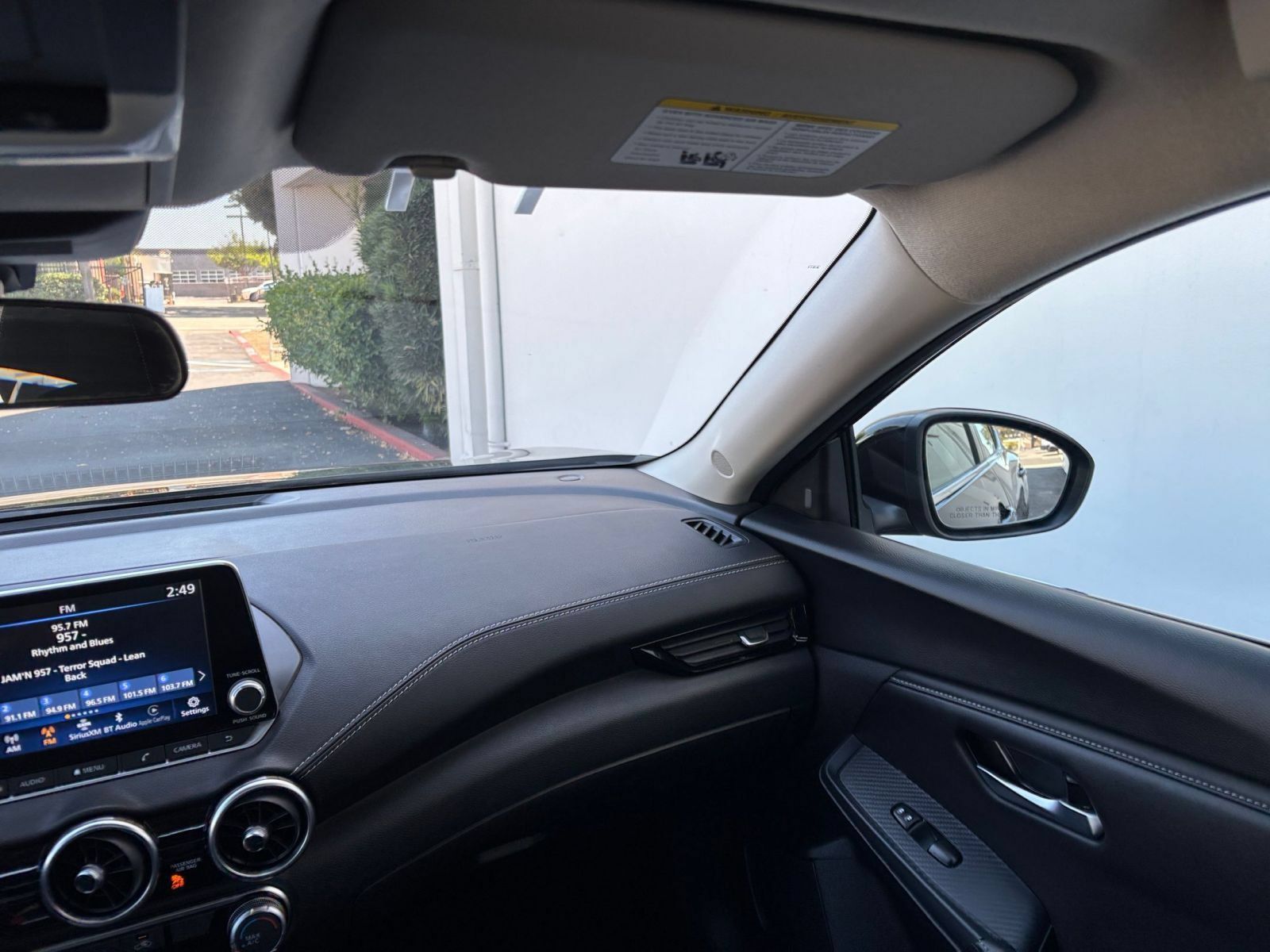 Used 2025 Nissan Sentra SV FWD image 32