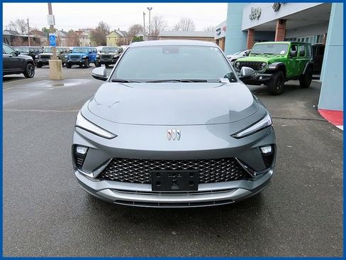 Used 2025 Buick Envista Avenir image 2