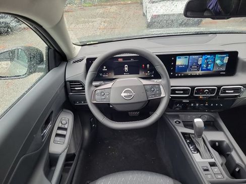 New 2027 Nissan Sentra SV w/ SV Convenience Package FWD image 7