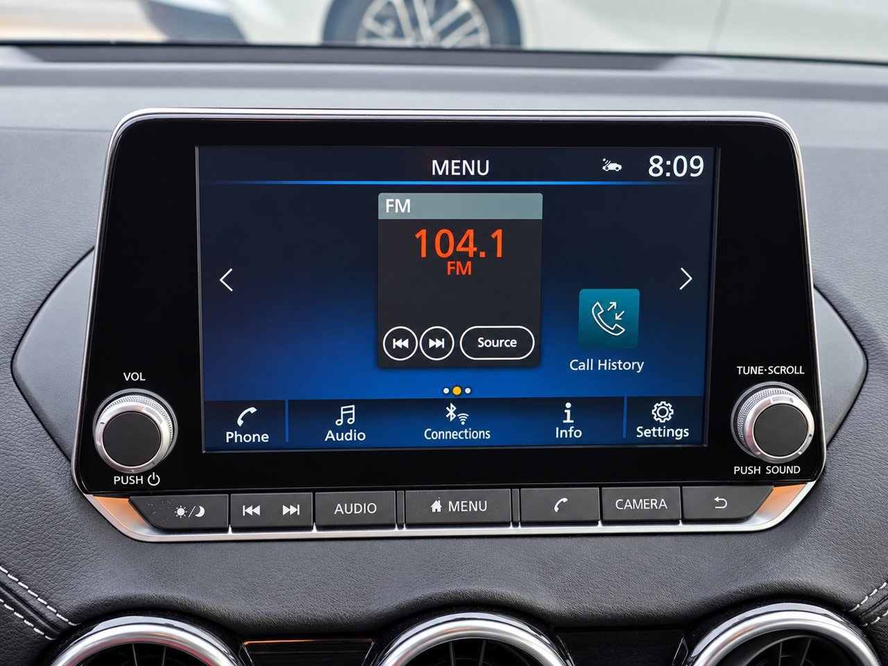 Used 2025 Nissan Sentra SV FWD image 15