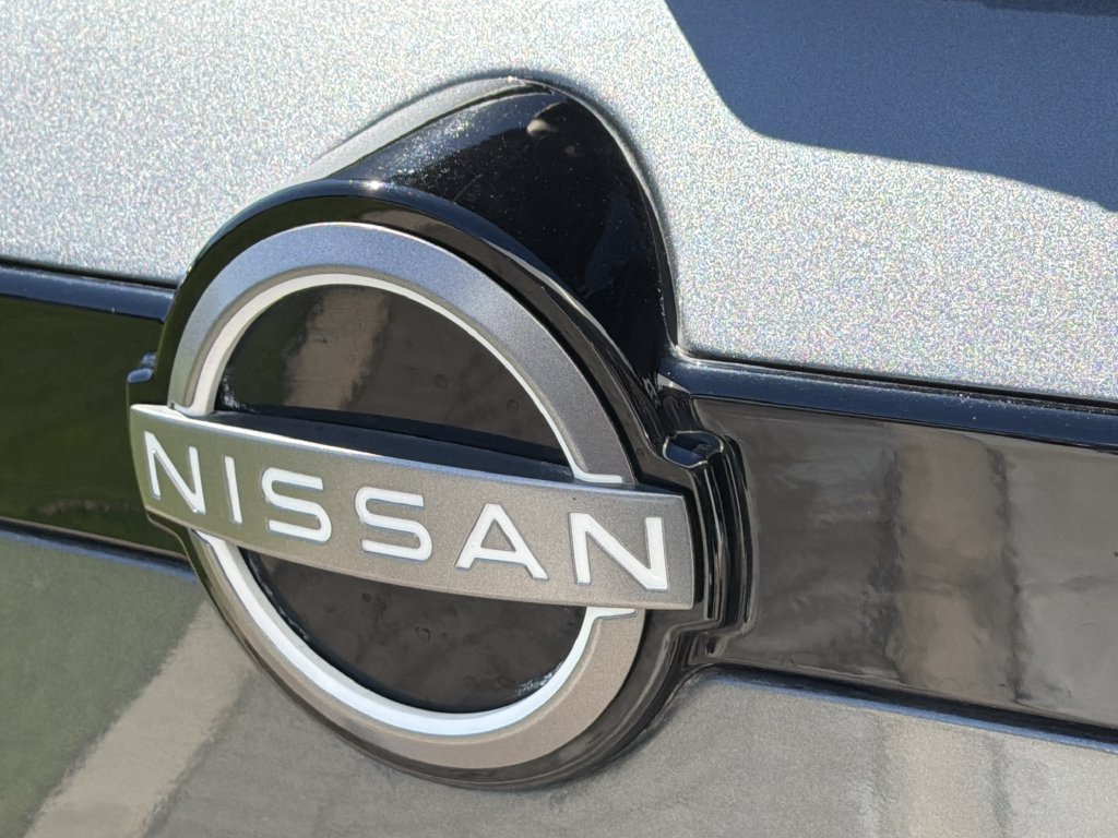 Used 2023 Nissan Pathfinder SL w/ Lighting Package (N92) AWD/4WD image 12