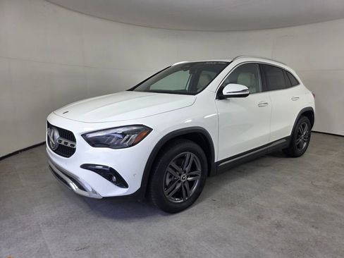 Certified 2025 Mercedes-Benz GLA 250 image 8