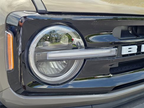 New 2025 Ford Bronco Outer Banks w/ Sasquatch Package image 7