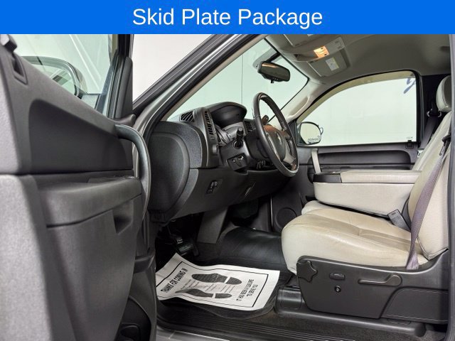 Used 2011 Chevrolet Silverado 1500 LT w/ Interior Plus Package AWD/4WD image 11