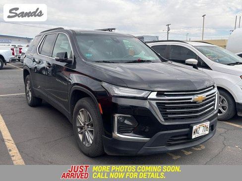 Used 2023 Chevrolet Traverse LT image 1