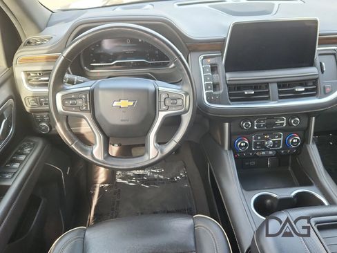 Used 2023 Chevrolet Suburban Premier image 20