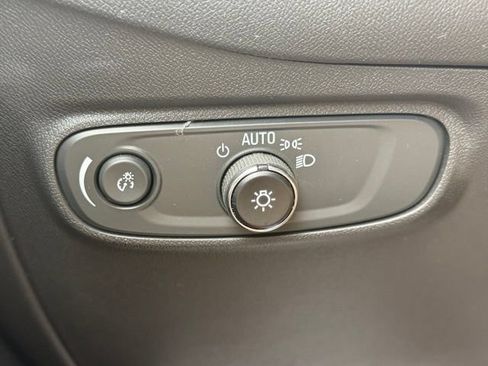 Used 2024 Chevrolet Equinox LT FWD image 29