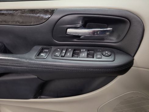 Used 2016 Dodge Grand Caravan SE w/ Quick Order Package 29E SE image 18