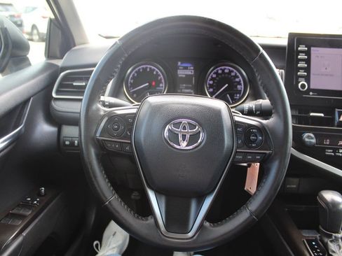 Used 2021 Toyota Camry SE image 17