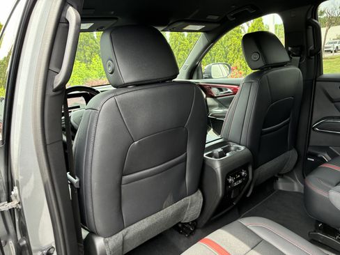 New 2026 Chevrolet Traverse RS FWD image 16