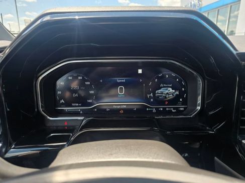 Used 2022 Chevrolet Silverado 1500 LT w/ Protection Package AWD/4WD image 13
