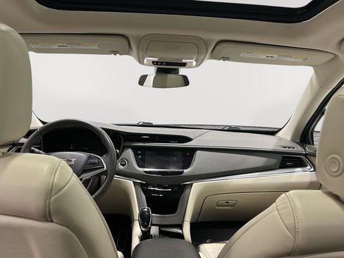 Used 2018 Cadillac XT5 Premium Luxury w/ Driver Assist Package image 23