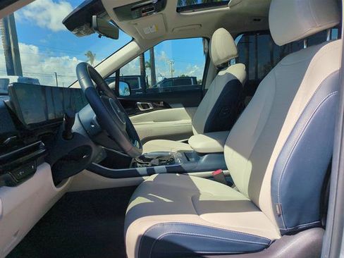 Used 2025 Kia Carnival SX Prestige image 60