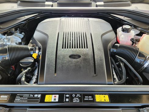 Certified 2025 Land Rover Range Rover SE AWD/4WD image 28