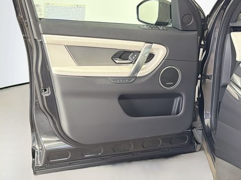 Certified 2025 Land Rover Discovery Sport Dynamic SE AWD/4WD image 20