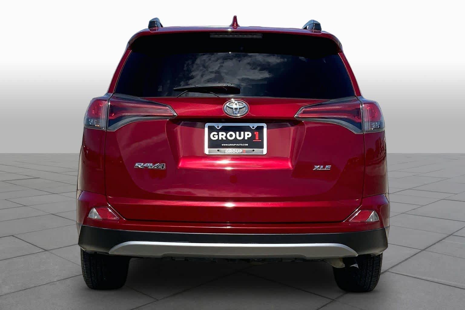 Used 2018 Toyota RAV4 XLE FWD image 5